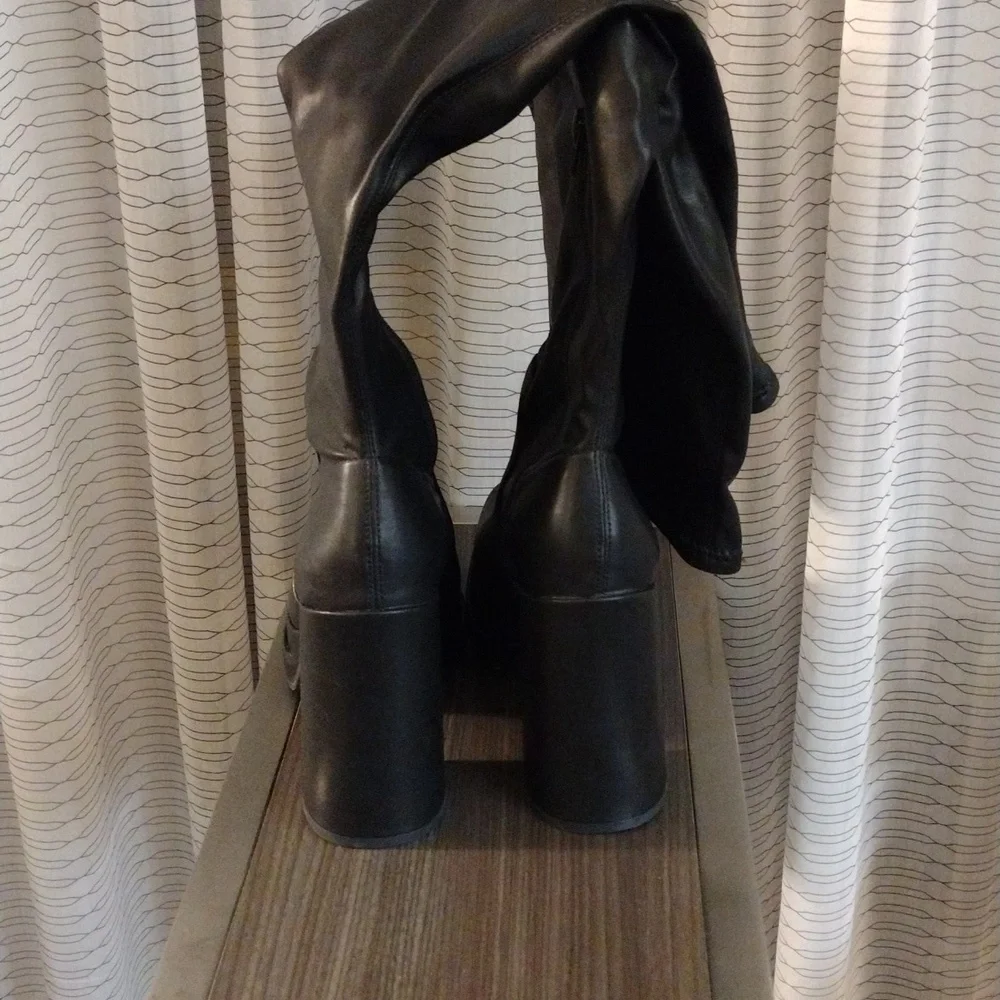 NWB Sleek Black Over the Knee Platform Boots